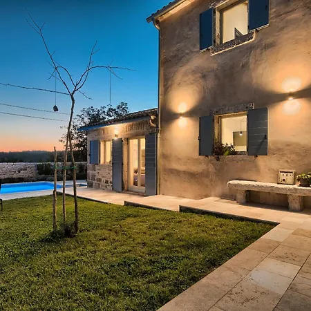 Charming Spirit Of Istria Near Rovinj For 6 Persons With 32 M2 Private Pool & Jacuzzi Willa *
