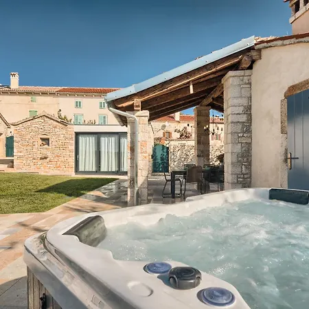 Charming Spirit Of Istria Near Rovinj For 6 Persons With 32 M2 Private Pool & Jacuzzi * Kurili
