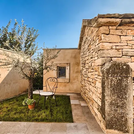 Charming Spirit Of Istria Near Rovinj For 6 Persons With 32 M2 Private Pool & Jacuzzi Willa *