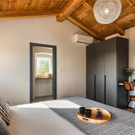 Charming Spirit Of Istria Near Rovinj For 6 Persons With 32 M2 Private Pool & Jacuzzi * Kurili