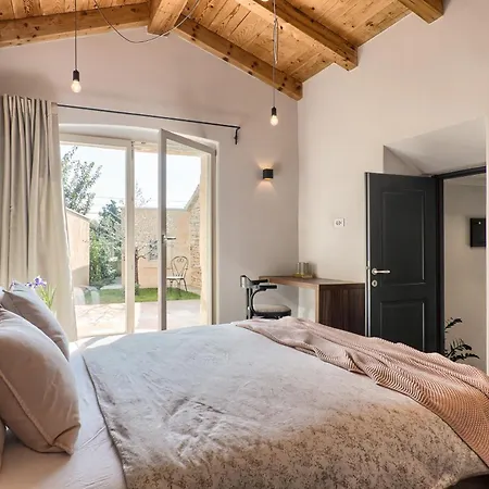 Charming Spirit Of Istria Near Rovinj For 6 Persons With 32 M2 Private Pool & Jacuzzi *