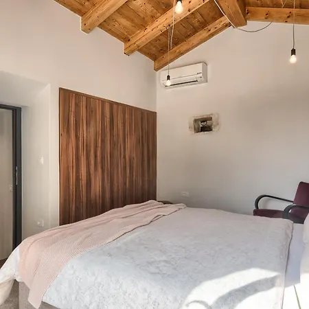 Charming Spirit Of Istria Near Rovinj For 6 Persons With 32 M2 Private Pool & Jacuzzi * Kurili