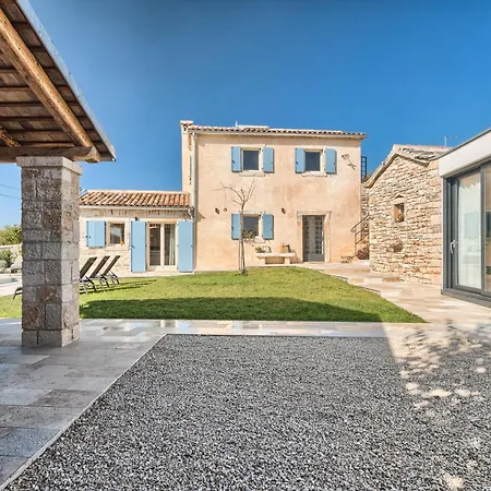 Willa Charming Spirit Of Istria Near Rovinj For 6 Persons With 32 M2 Private Pool & Jacuzzi